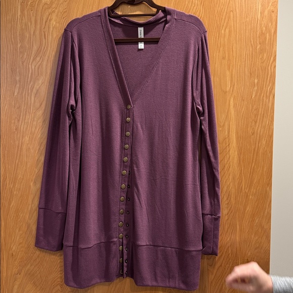 Zenana Outfitters Sweaters - Zenana Outfitters Purple Knit Top